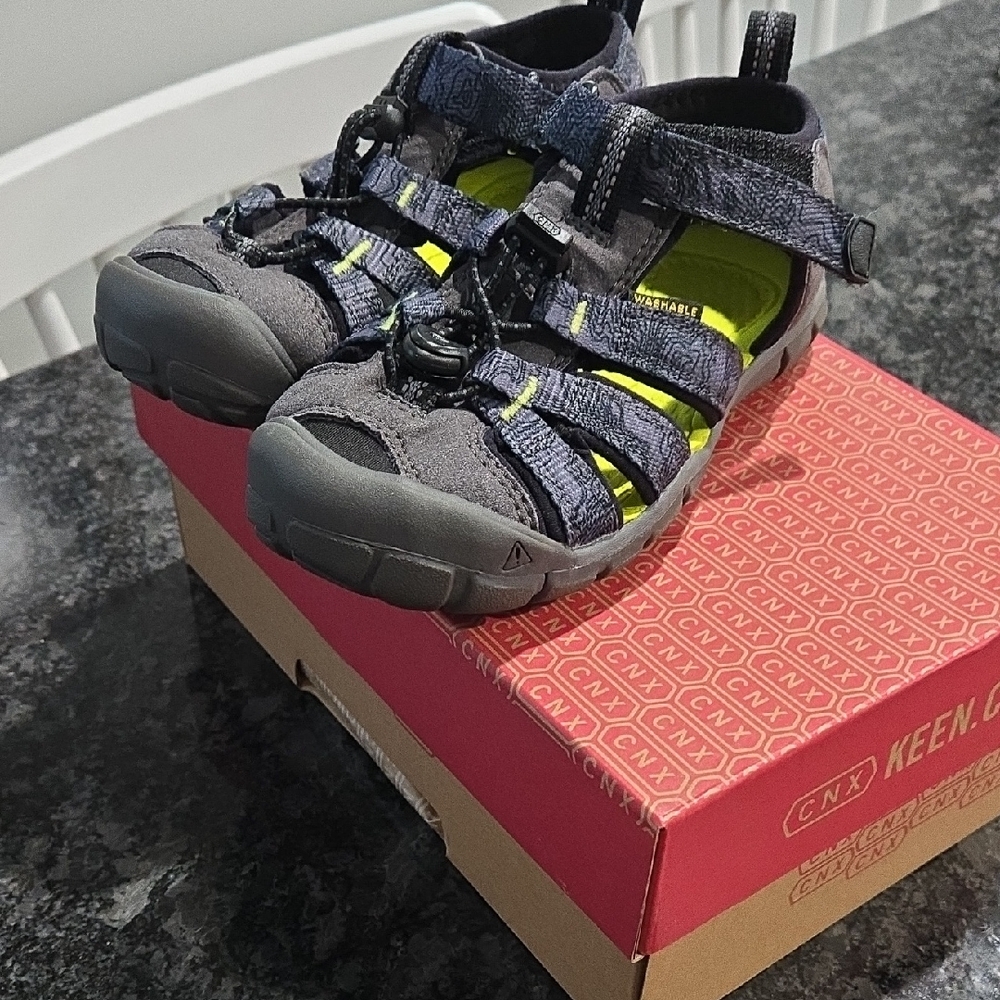 KEEN Kids' Dark Gray and Neon Sandals NWOT